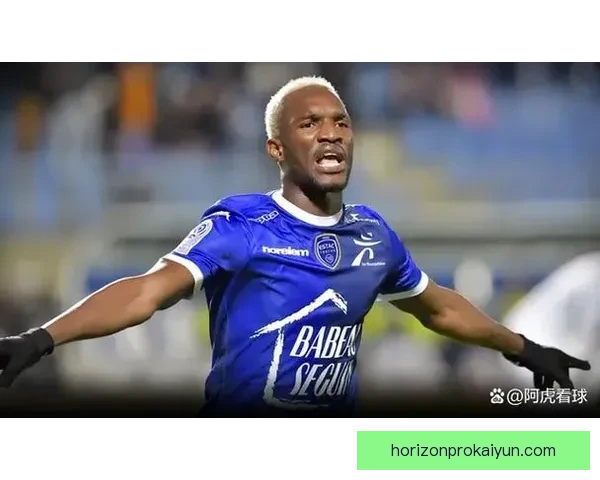 赖斯本赛季逼抢成功率稳居联赛前列，展现出色防守能力。